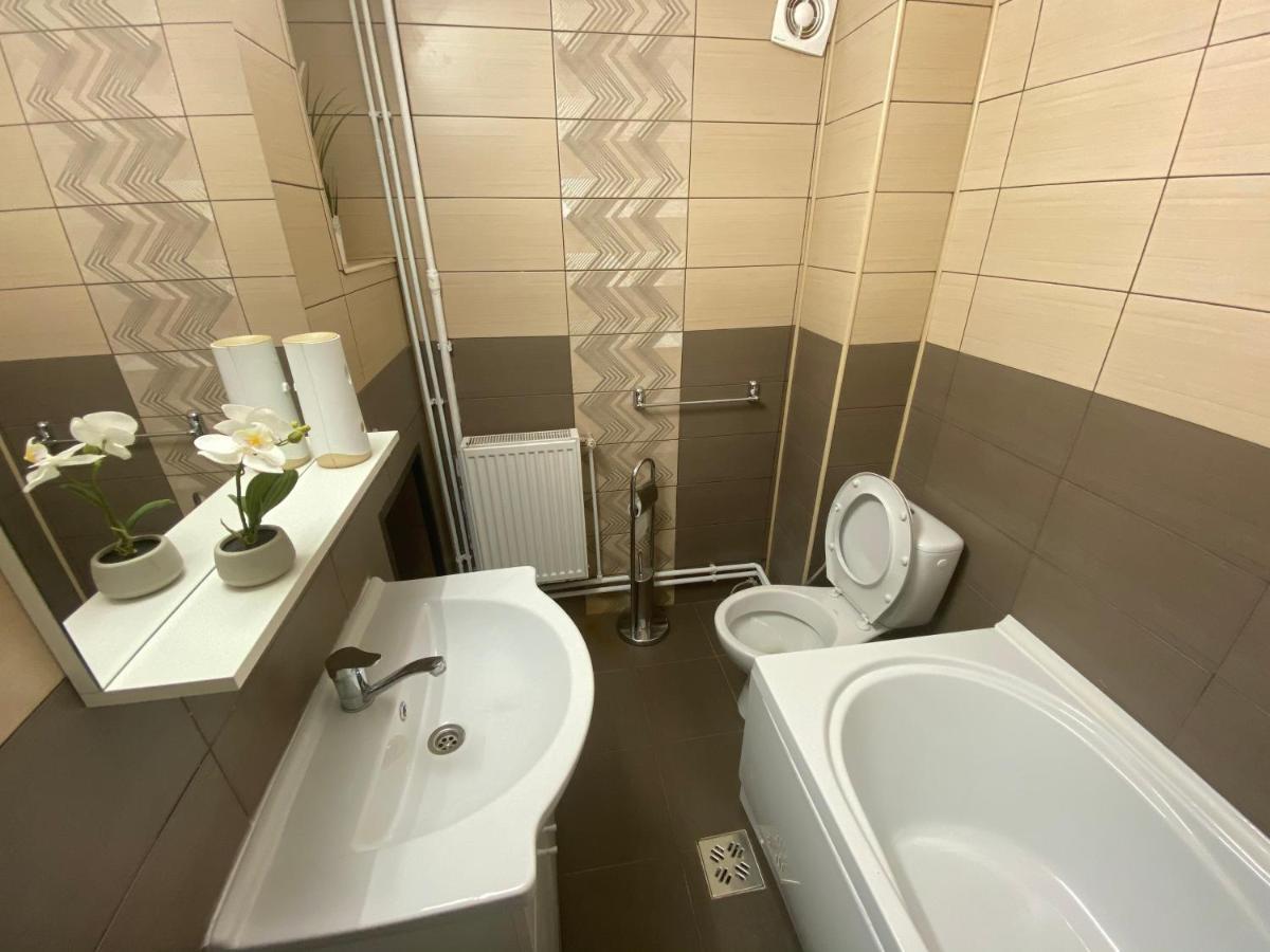 Casa Cattleya Hotel Targu Jiu Bagian luar foto