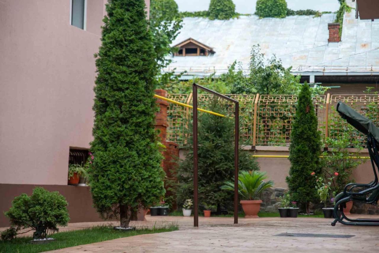 Casa Cattleya Hotel Targu Jiu Bagian luar foto