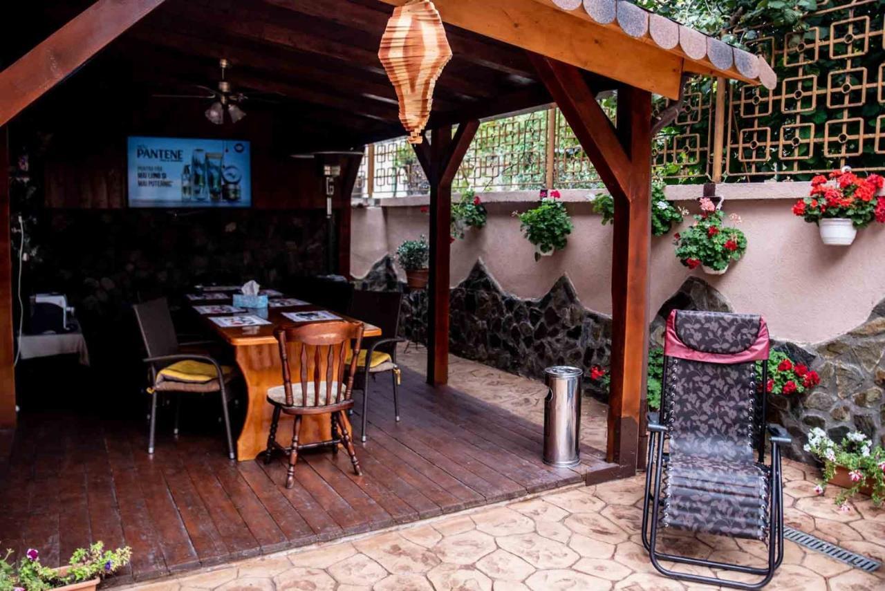 Casa Cattleya Hotel Targu Jiu Bagian luar foto
